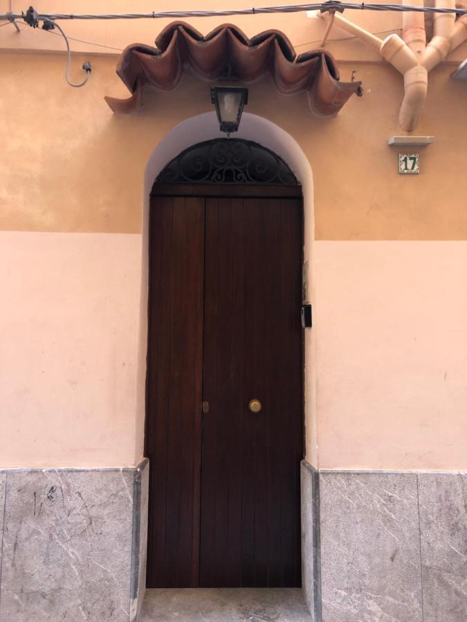 Tanto Di Cappello Home باليرمو المظهر الخارجي الصورة